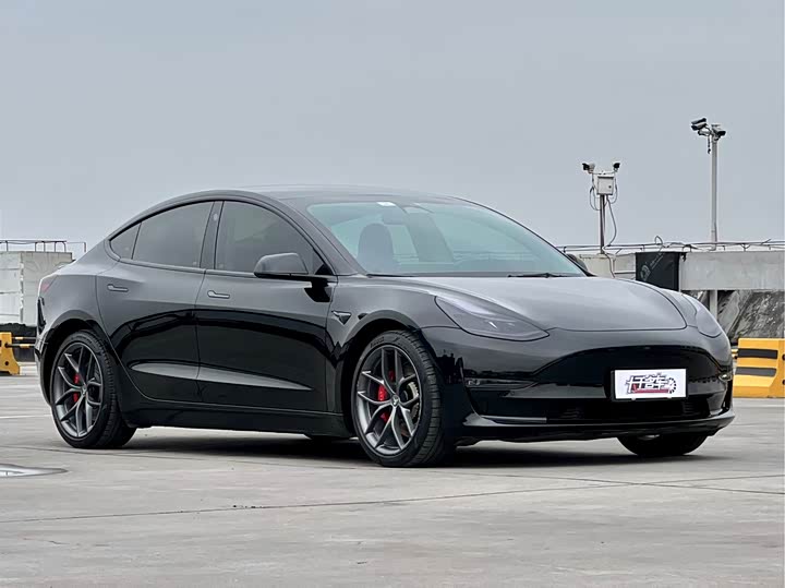 Фото 7 - Tesla Model 3