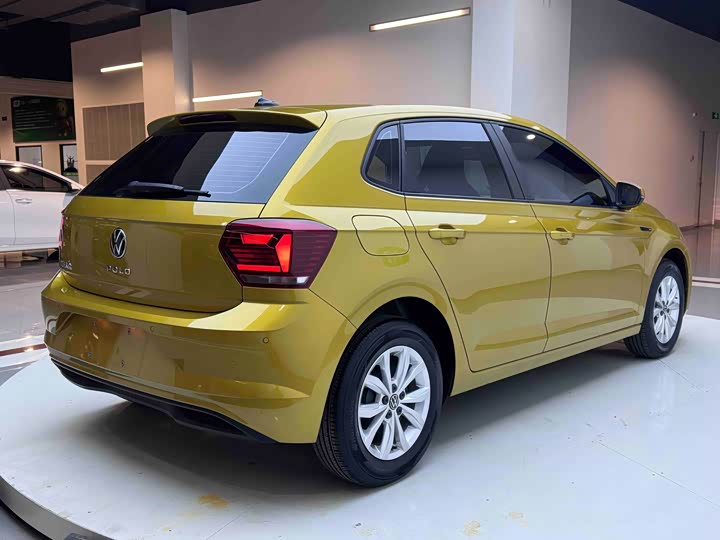 Фото 6 - Volkswagen Polo