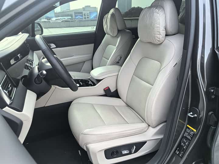 Фото 8 - LiXiang One