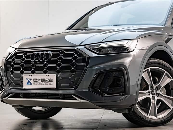 Фото 2 - Audi Q5L