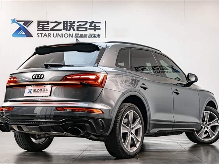 Фото 7 - Audi Q5L