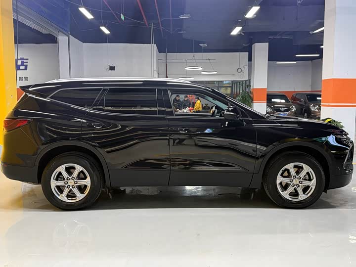 Фото 8 - Chevrolet Blazer