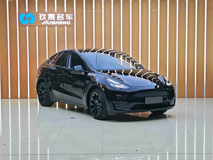 Фото 3 - Tesla Model Y