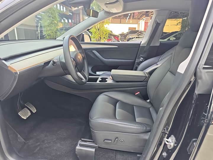 Фото 4 - Tesla Model Y