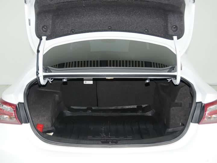 Фото 6 - Chevrolet Malibu XL