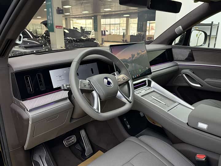 Фото 5 - Denza N9