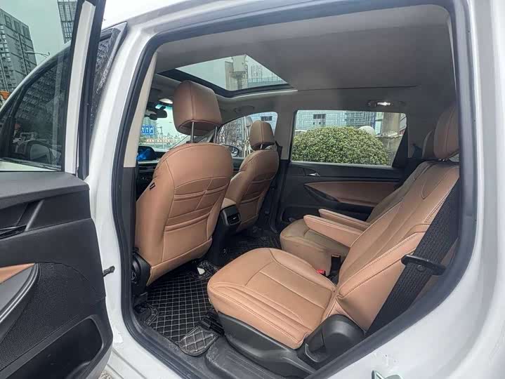 Фото 6 - Buick GL6