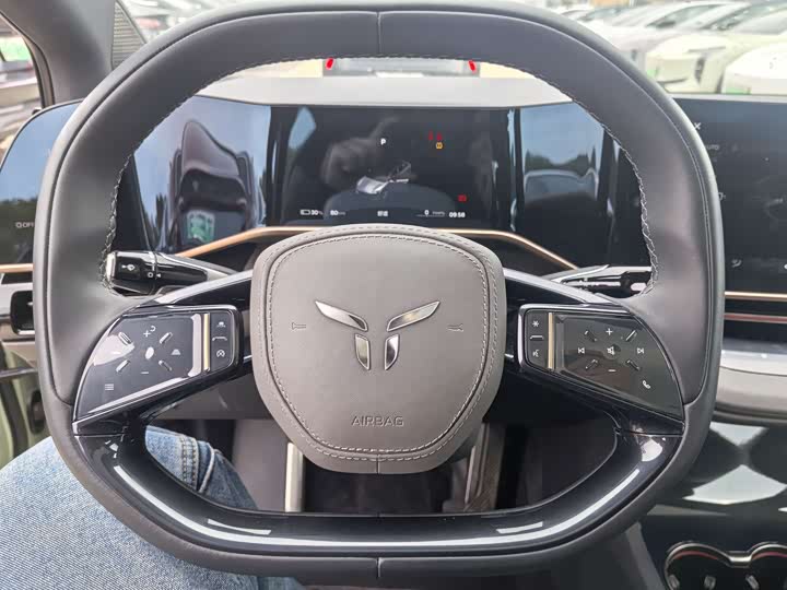 Фото 8 - Hongqi EH7