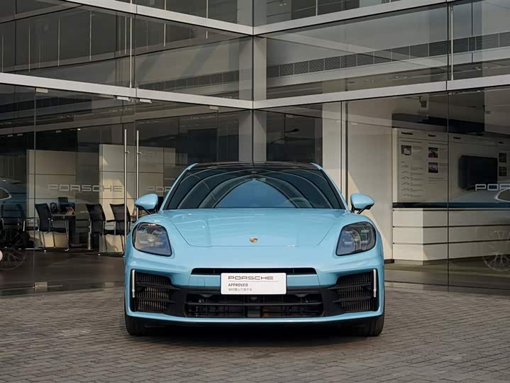 Фото 2 - Porsche Panamera