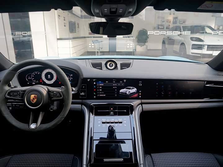 Фото 7 - Porsche Panamera