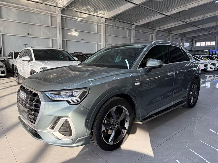 Фото 1 - Audi Q3