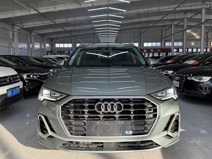 Фото 2 - Audi Q3