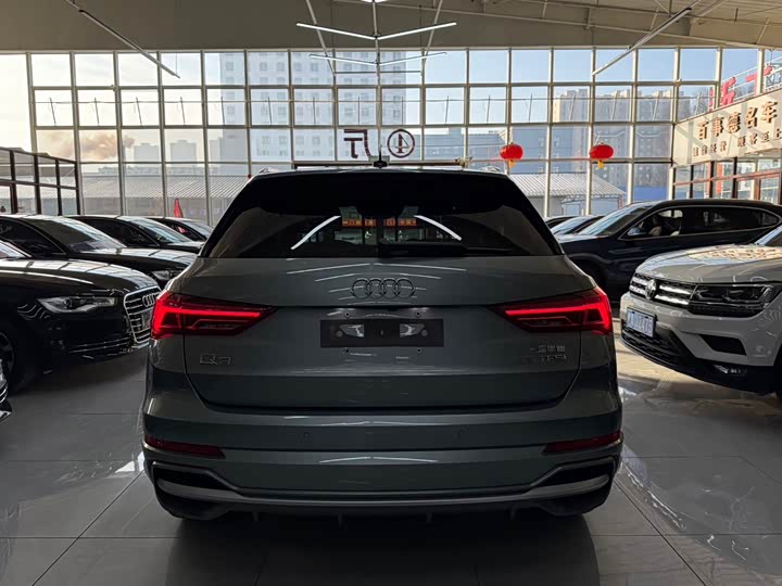 Фото 8 - Audi Q3