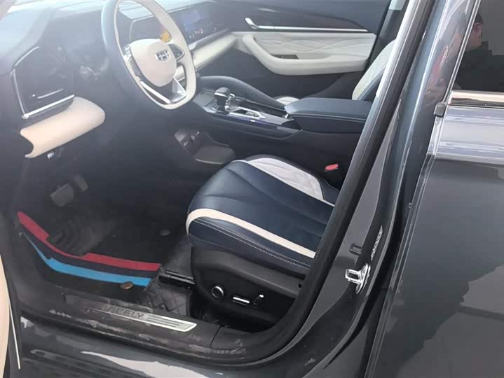 Photo 9 - Geely Monjaro