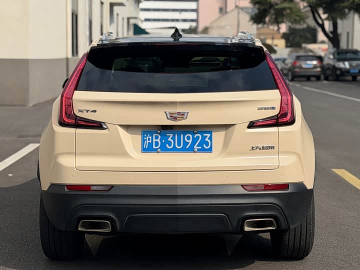 Фото 4 - Cadillac XT4