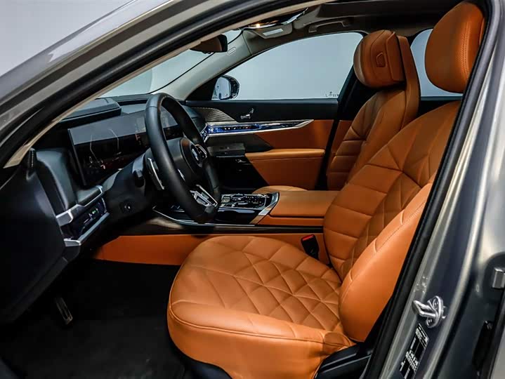 Фото 9 - BMW 7 Series