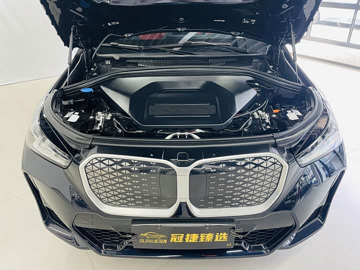 Фото 2 - BMW iX1