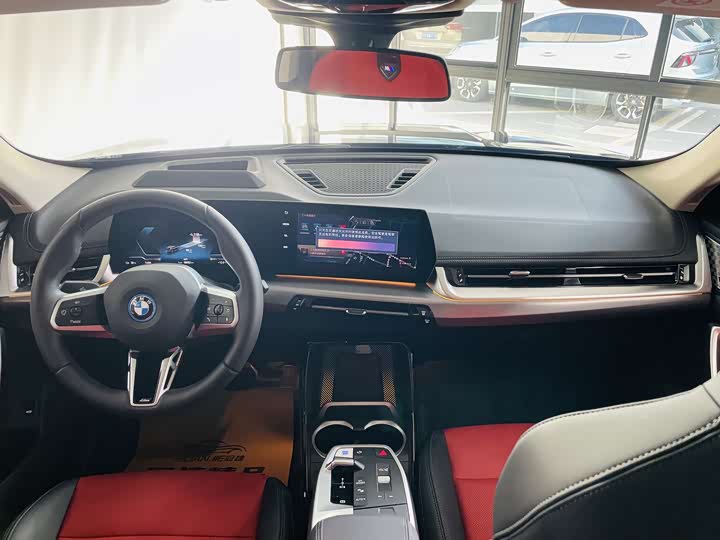 Фото 9 - BMW iX1