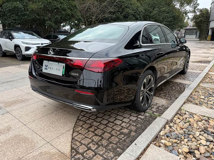 Фото 9 - Mercedes-Benz E-Class Hybrid