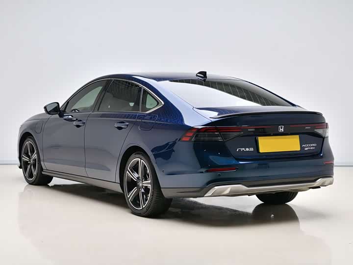 Фото 3 - Honda Accord Hybrid