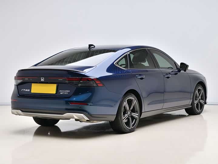 Фото 4 - Honda Accord Hybrid