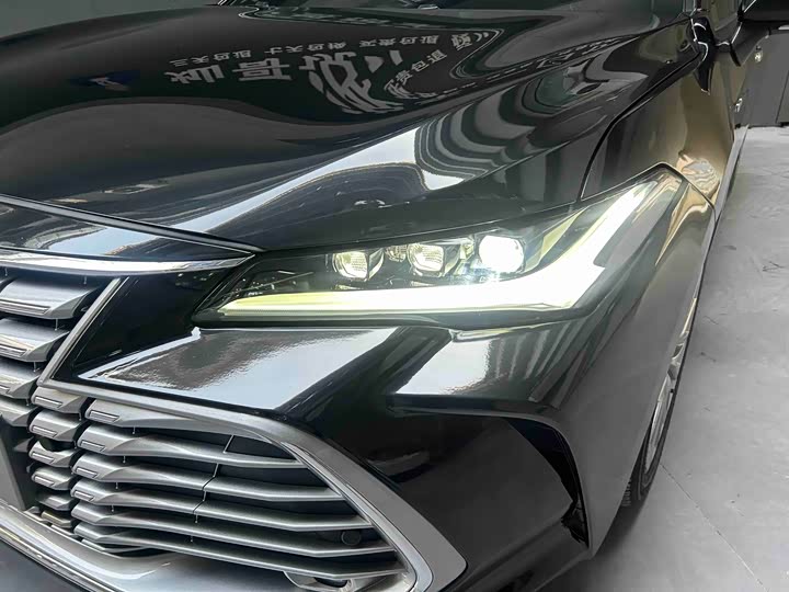 Фото 2 - Toyota Avalon