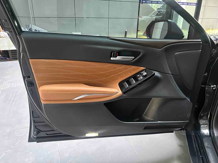 Фото 4 - Toyota Avalon