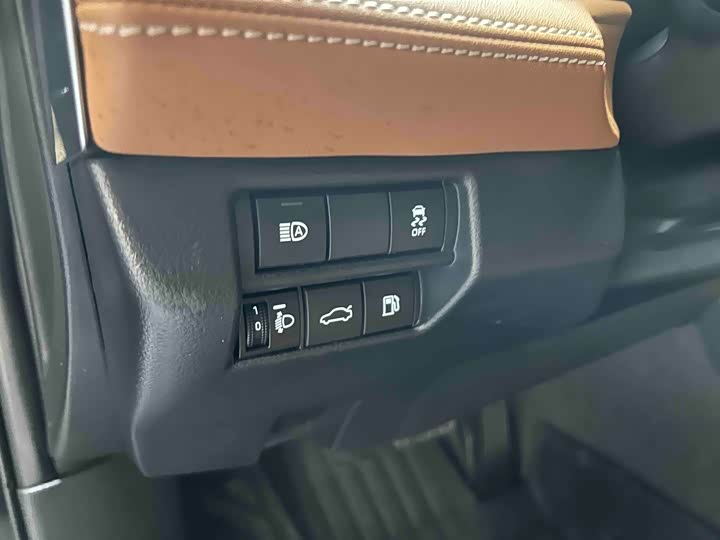 Фото 7 - Toyota Avalon