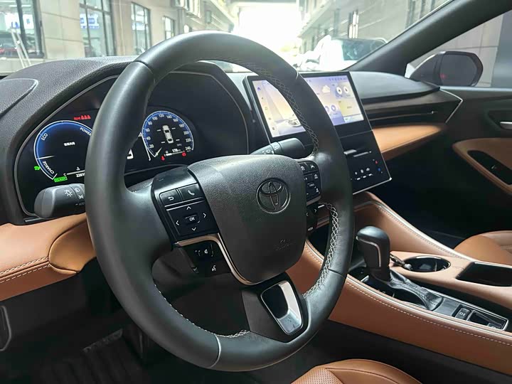 Фото 8 - Toyota Avalon