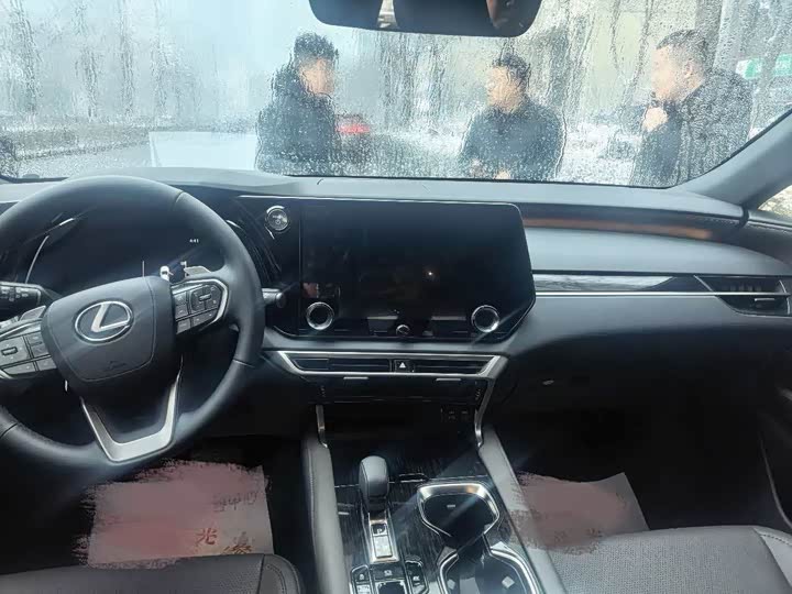 Фото 4 - Lexus RX