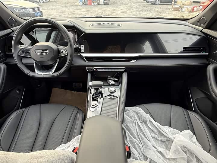 Фото 9 - Geely Monjaro