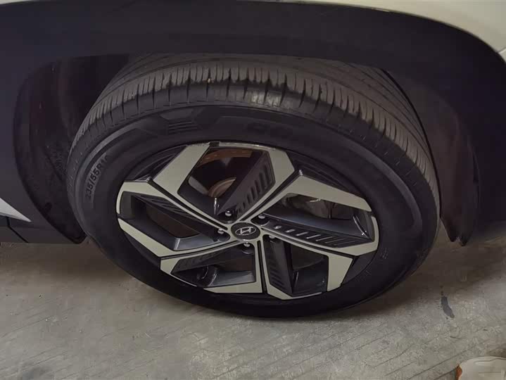 Фото 6 - Hyundai Tucson L