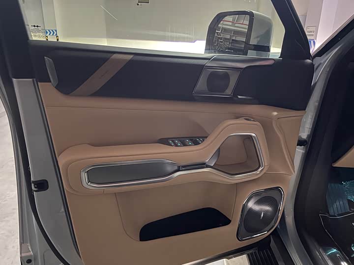 Фото 5 - BYD FangChengBao Leopard 8