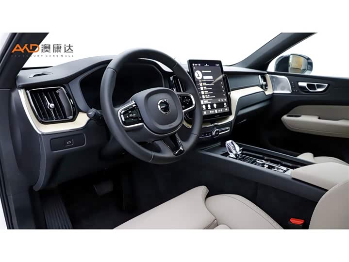 Фото 6 - Volvo XC60