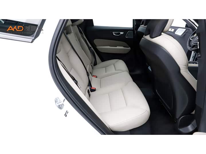 Фото 8 - Volvo XC60