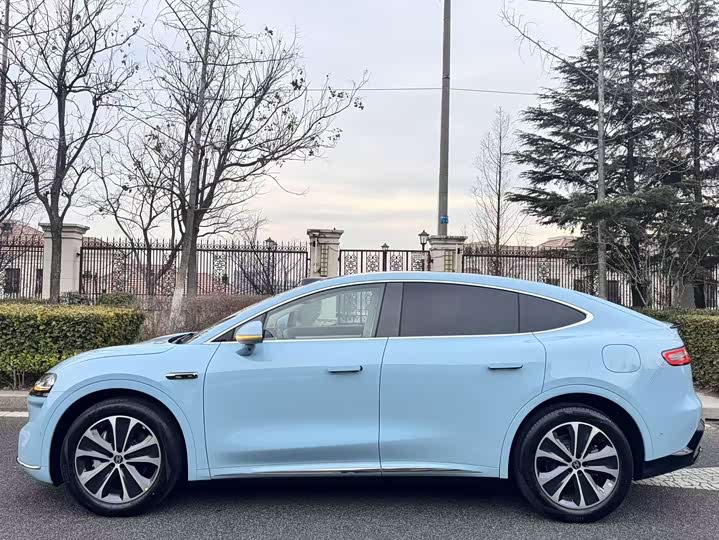 Фото 2 - Luxeed R7