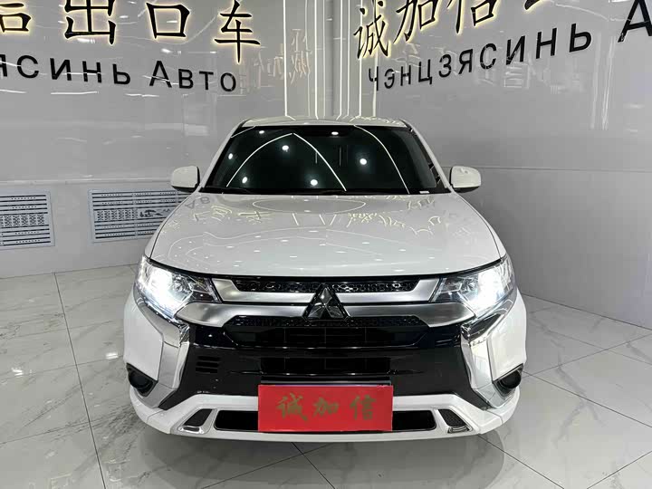Фото 3 - Mitsubishi Outlander