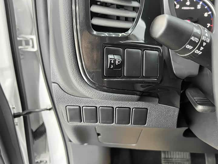 Фото 8 - Mitsubishi Outlander