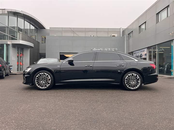 Фото 3 - Audi A6L Hybrid