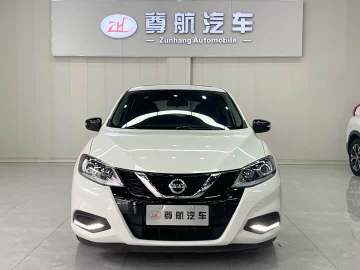 Фото 3 - Nissan Tiida