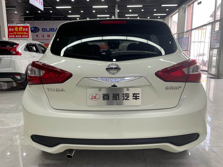 Фото 7 - Nissan Tiida