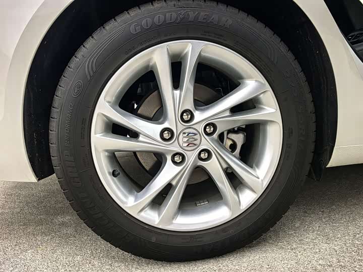 Фото 9 - Buick Regal