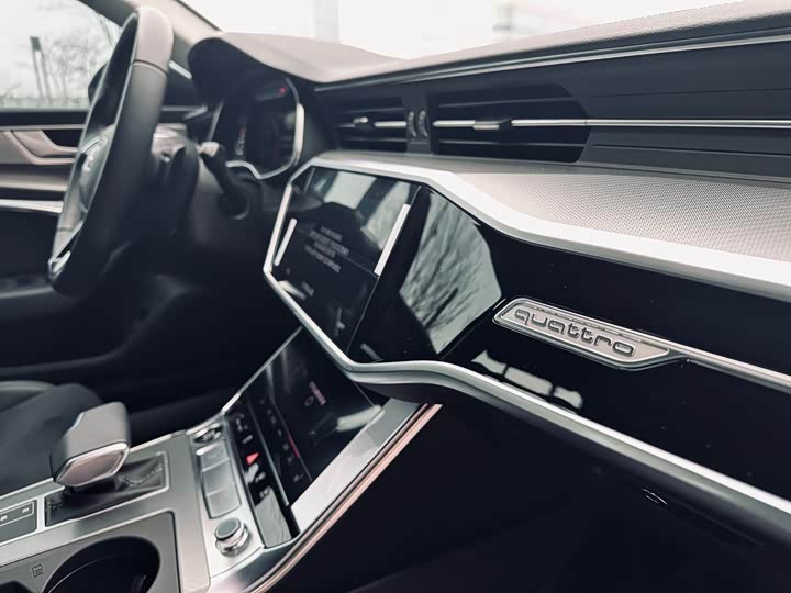 Фото 9 - Audi A6