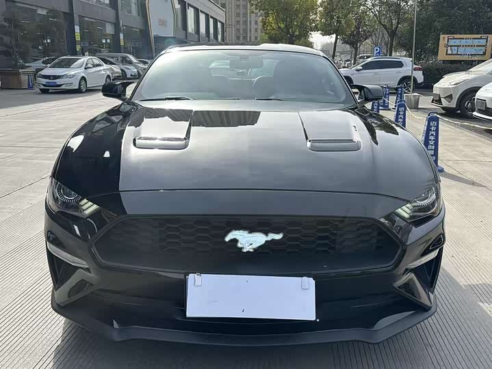 Фото 2 - Ford Mustang