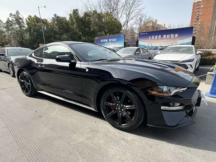 Фото 3 - Ford Mustang