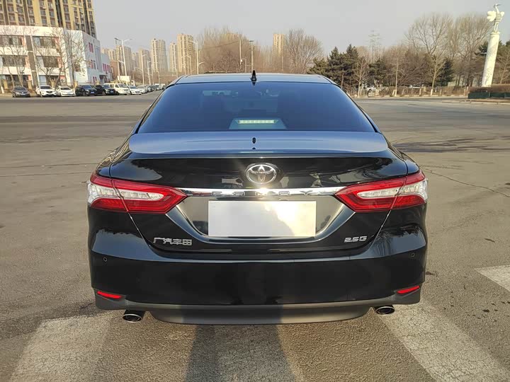 Фото 6 - Toyota Camry