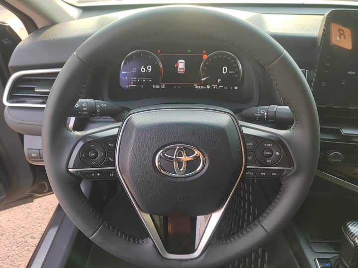 Фото 9 - Toyota Camry