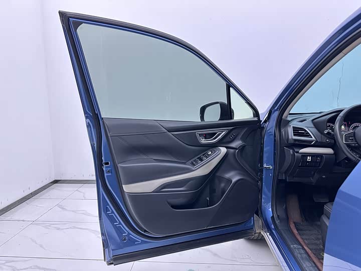 Фото 8 - Subaru Forester