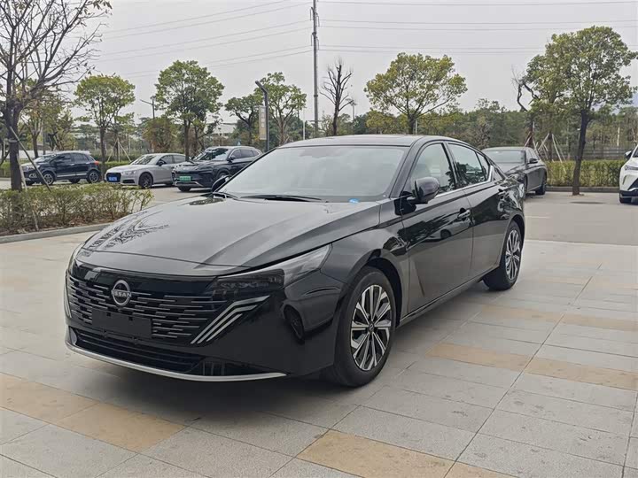 Фото 1 - Nissan Teana