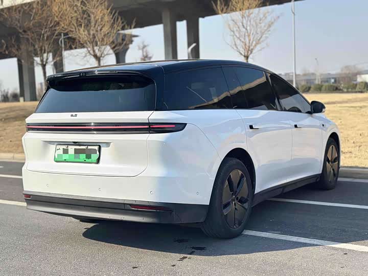 Фото 7 - LiXiang i8